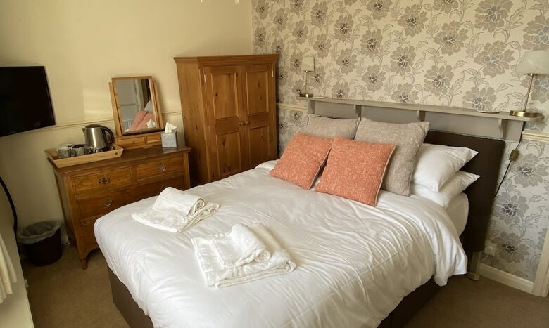 Hostal Plumpton Court