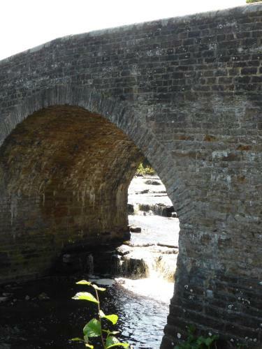Bridge Cottage, Bainbridge, With Riverside Garden!