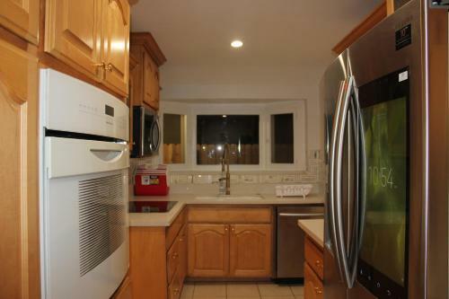 Villa A Serene Home With 5br, 3ba, Pool, Spa, And Mini-golf