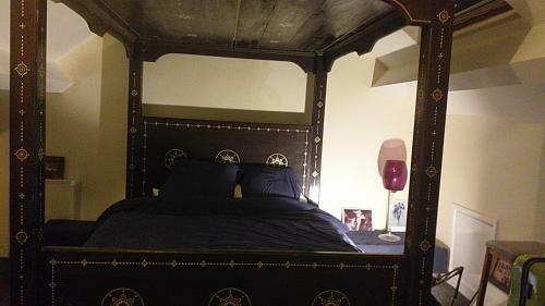 Apartamento Penthouse Loft With Magnificent Four Poster Bed.