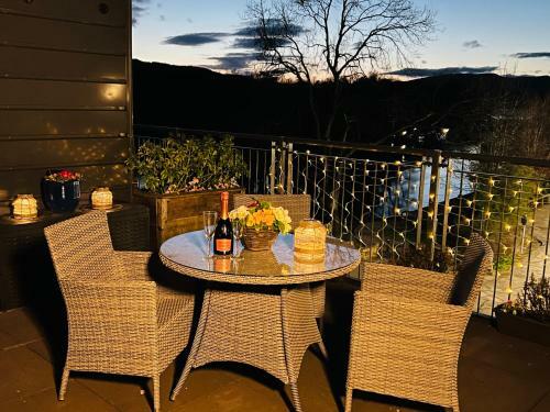 Riverside View Apartment In Balloch, Loch Lomond