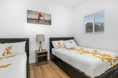 Hostal Downtown La Stylish Suites