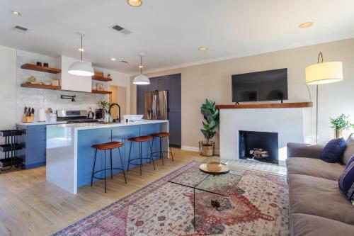 Cozy Modern Home In Sherman Oaks - Production Ok