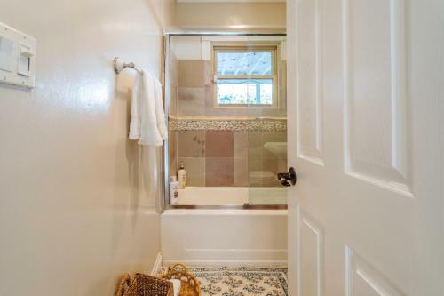 Cozy Modern Home In Sherman Oaks - Production Ok