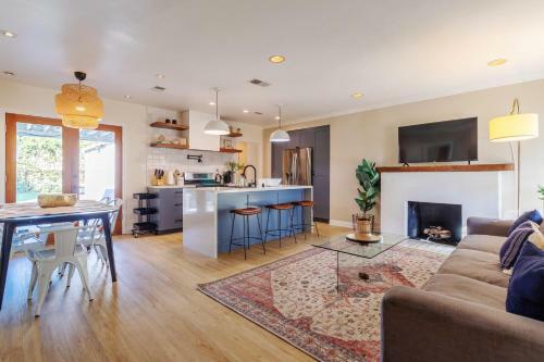 Cozy Modern Home In Sherman Oaks - Production Ok