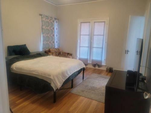 Hostal Hollywood Spanish Villa Balcony Room Suite