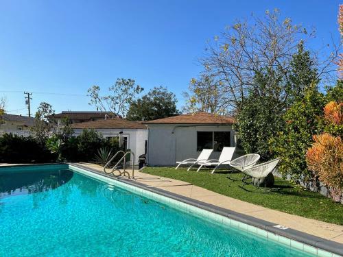 Memorable Renovated 1br Unit By The Pool
