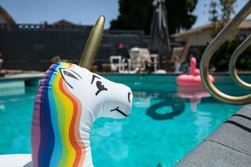 Memorable Renovated 1br Unit By The Pool