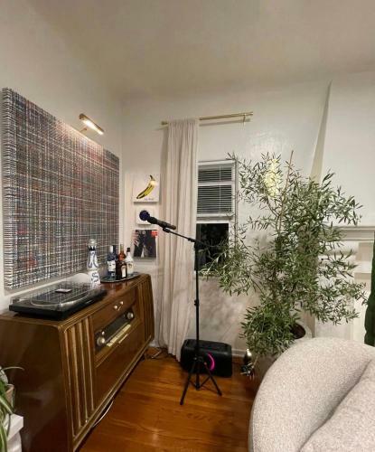 Fairfax / West Hollywood Room W/ Queen Bed