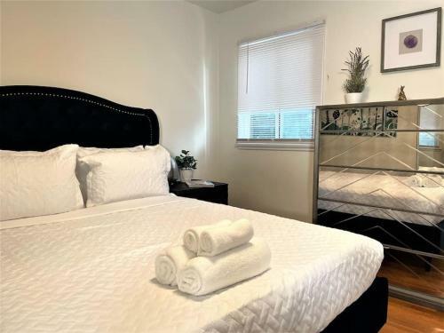 Diamond In Brentwood-lovely 2 Bedroom Private Unit
