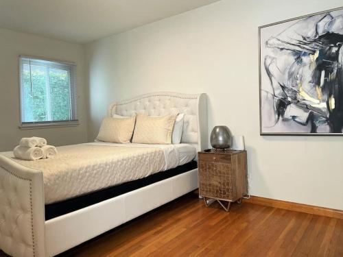 Diamond In Brentwood-lovely 2 Bedroom Private Unit