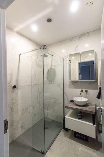 Causeway Coast Beach Front Ballycastle Apartment - 16