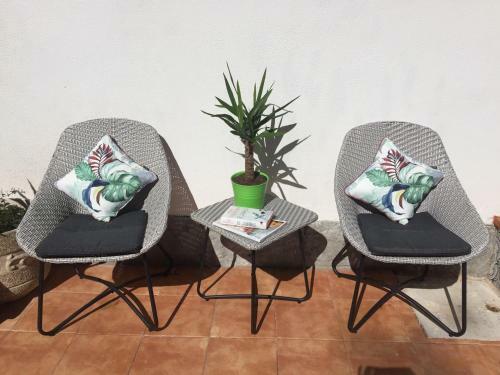 Cascais Seaside Garden Villa
