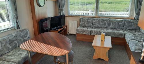 2 Bedroom Caravan For Rental At Skipsea Sands