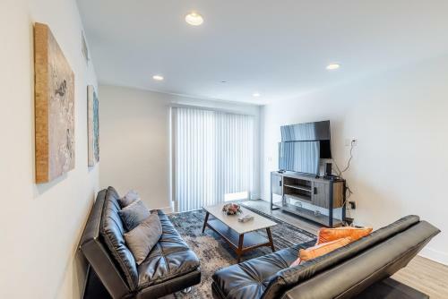 3br Fully Furnished Apartment On Sunset Blvd Apts