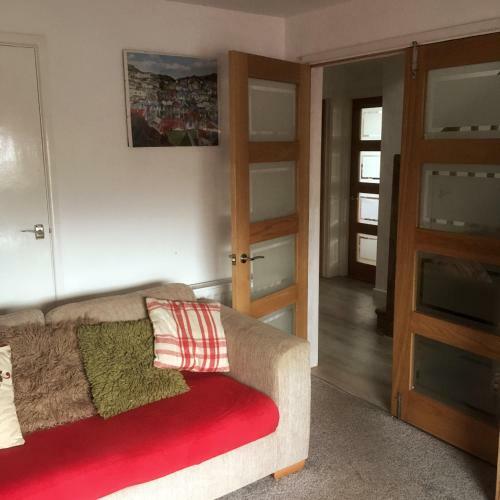 Cosy House, Near Beaches, Coastal Path And Local Shops