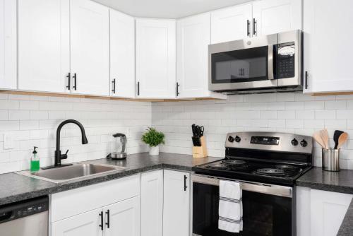 Fantastic 2 Bedroom, King Bed, Central Sacramento