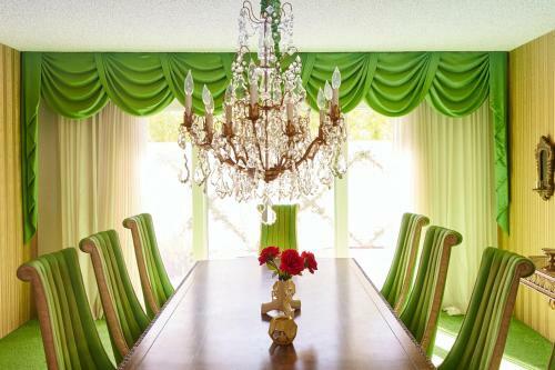 The Establishment, Quintessential 1969 Villa