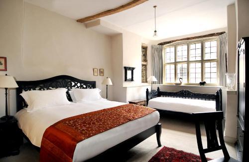 Hostal The Bull And Swan