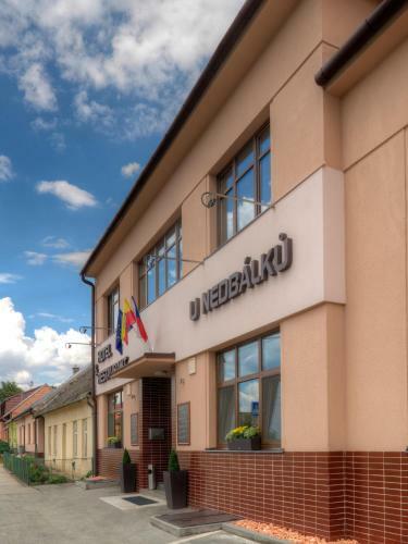 Hotel & Restaurant U Nedb�lk?