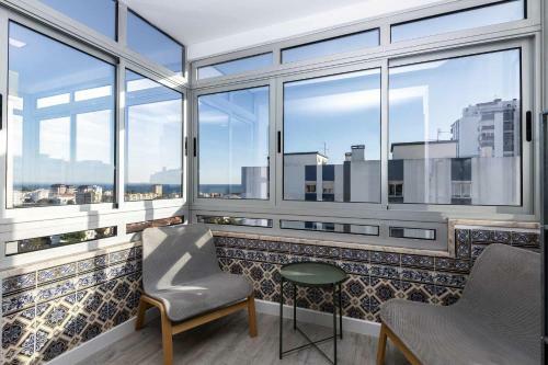 Cozy Apartment With Sea View In Estoril