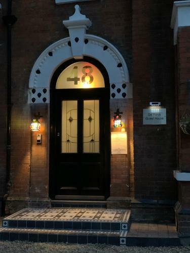 Hostal De Parys Guest House