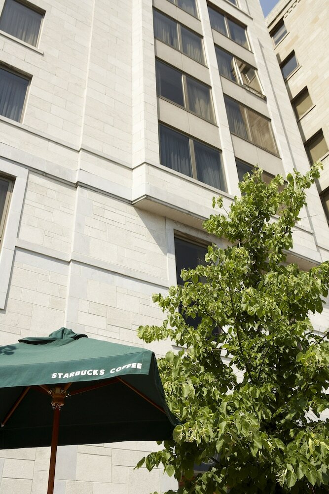 Lord Elgin Hotel