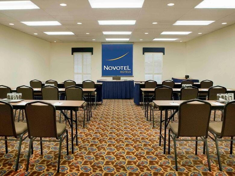 Hotel Novotel Toronto Center