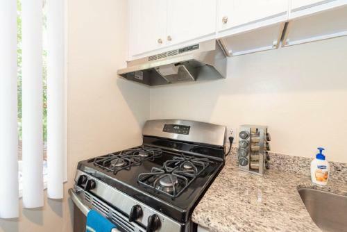 Apartamento Bright Stylish 2br With Pool Gym-15mins To Beach