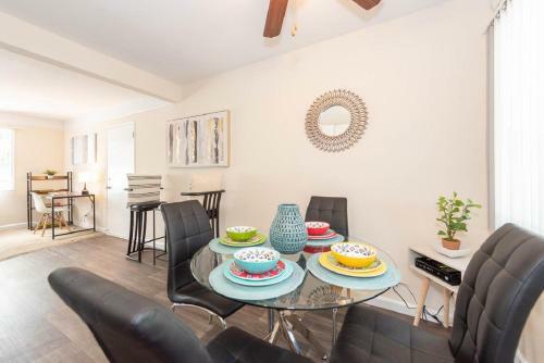 Apartamento Bright Stylish 2br With Pool Gym-15mins To Beach