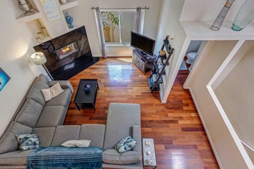 3br 1 Minute Walk To The Bay Free Parking