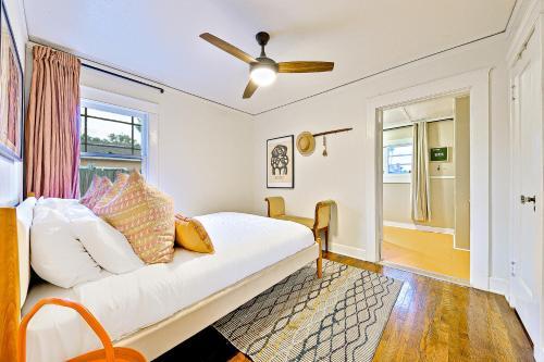 Ocean Beach Cottage And Casita