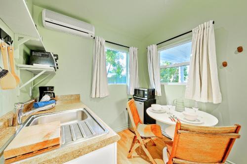 Ocean Beach Cottage And Casita