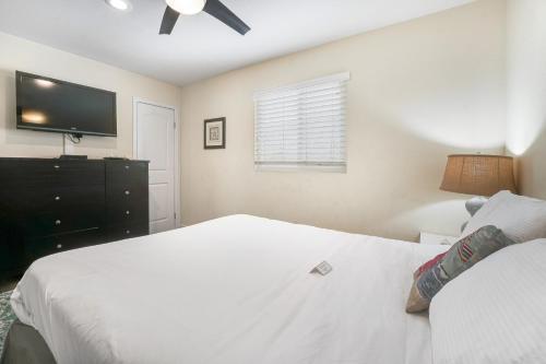 Mission Beach Delight I