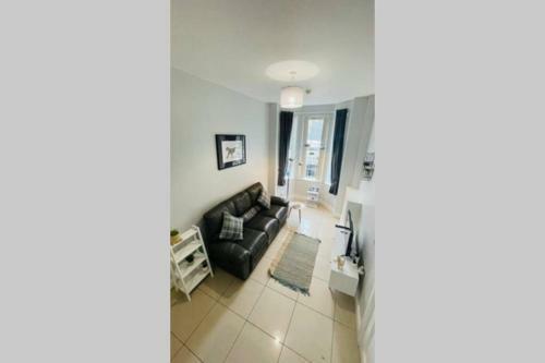 Ent?re Cozy 1 Bedroom Apartment