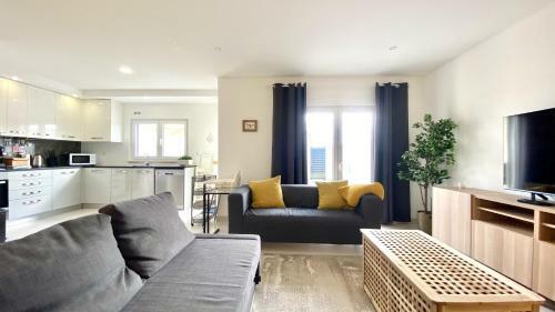 The Sunny Dune - Luxury Apartment W/ Pool & Private Terrace