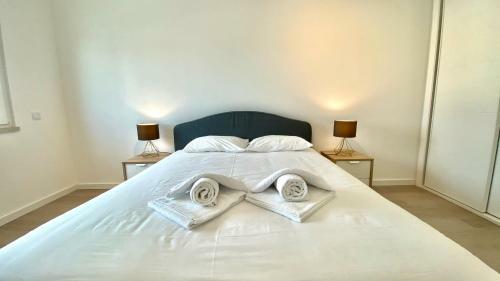 The Sunny Dune - Luxury Apartment W/ Pool & Private Terrace
