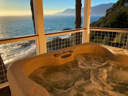 Apartamento Amazing Oceanview, Shelter Cove, Oceanfront!