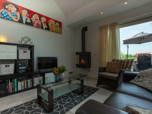 Elegant Holiday Home With Sauna In Langweer