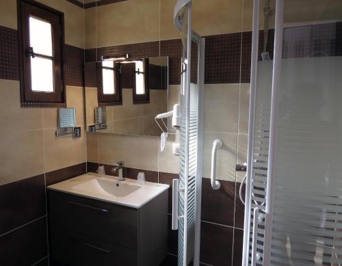 Hotel H�tel Les Hauts De Mour�ze