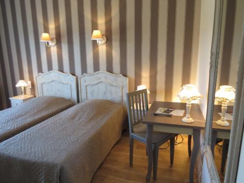 Hotel H�tel Les Hauts De Mour�ze
