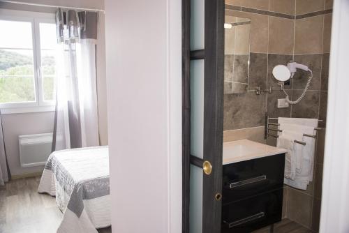 Hotel H�tel Les Hauts De Mour�ze