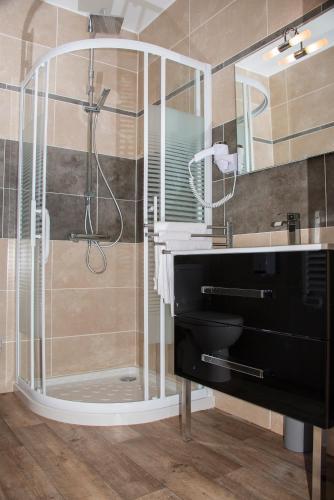 Hotel H�tel Les Hauts De Mour�ze