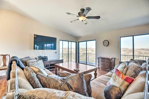 Grand Wine Country Getaway With Stunning Views!