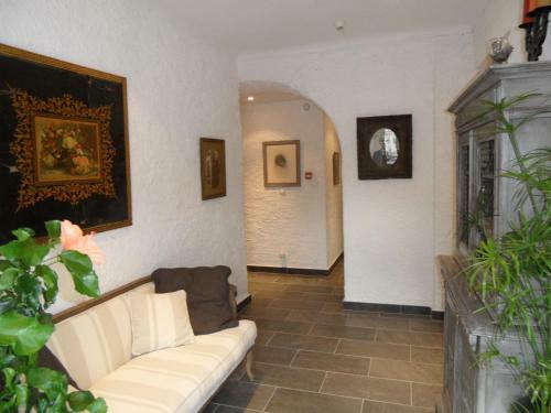 Hotel La Petite Auberge De Lussan