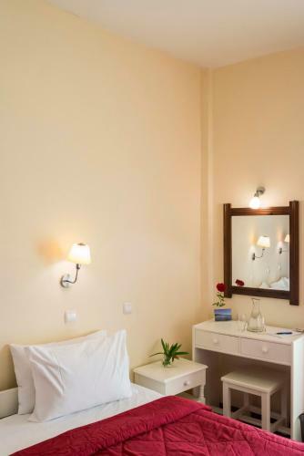 Posada Akroyali Seafront Retreat - Charming Suites
