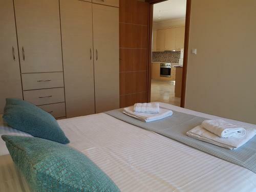 Villa Iris By Travelpro Services- Agios Mamas Beach