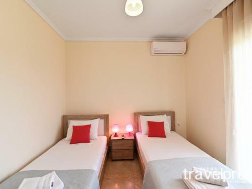 Villa Iris By Travelpro Services- Agios Mamas Beach