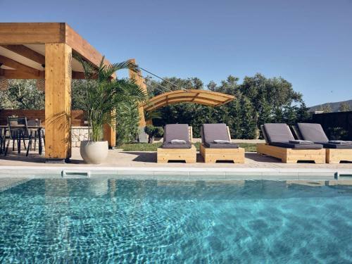Errikos Family Villa