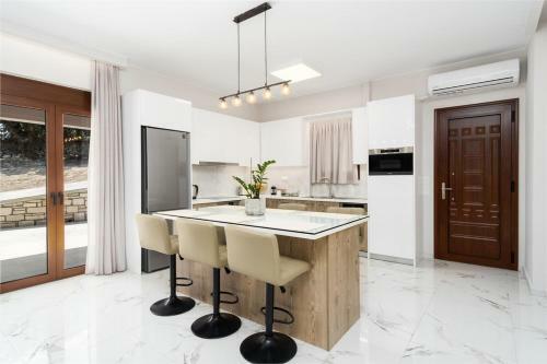 Villa Karouzo - With Private Pool